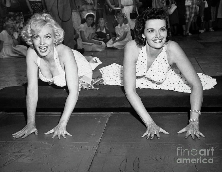 Marilyn Monroe And Jane Russell Photograph by Bettmann