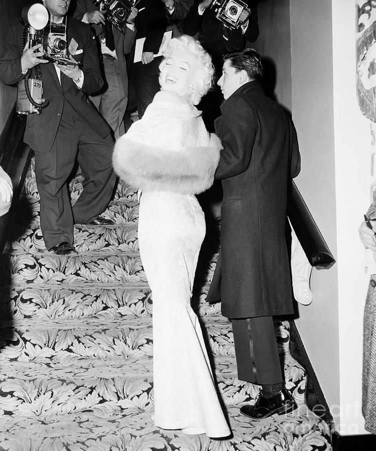 Marilyn Monroe At Astor Theatre Photograph by Bettmann