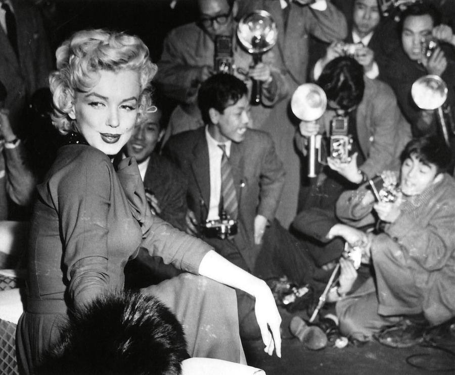Marilyn Monroe in Japan for his honeymoon with Joe DiMaggio, 1954. Photograph by Album