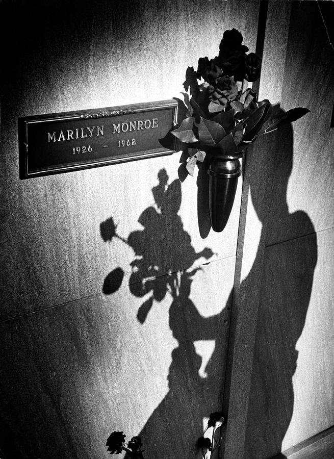 Marilyn Monroe Photograph by John Loengard