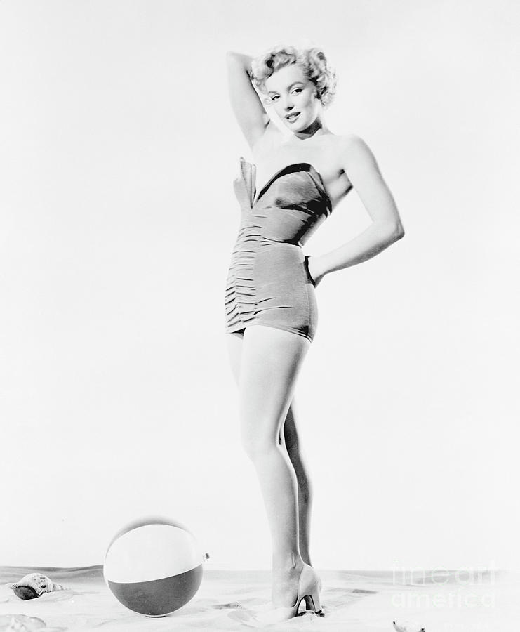 Marilyn Monroe On The Beach Photograph by Bettmann