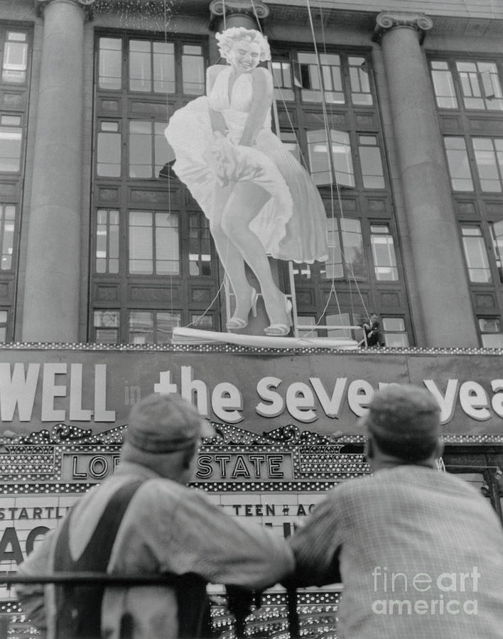 Marilyn Monroe Poster Installed By Bettmann 7397