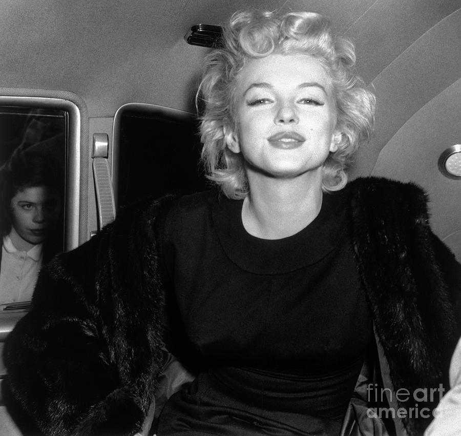 Marilyn monroe Black and White Stock Photos & Images - Alamy