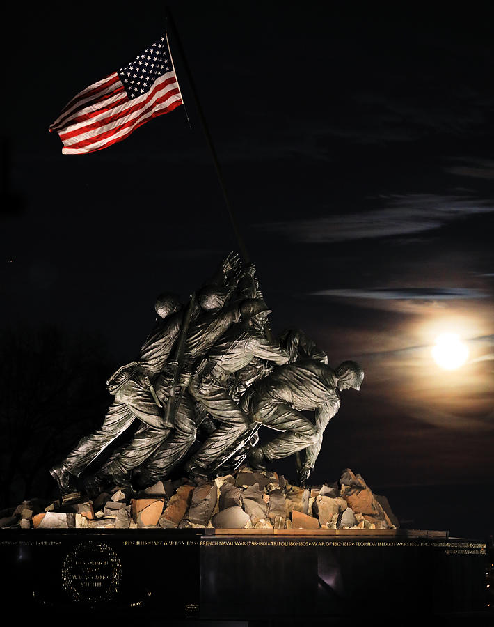 Marine Corps Iwo Jima Memorial at Moonrise Photograph by Steve Ember