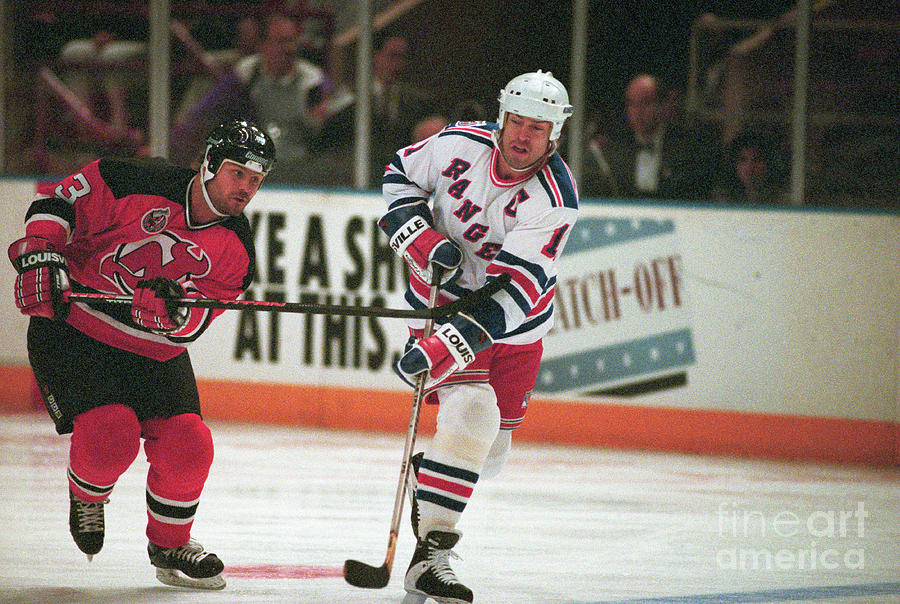 Mark Messier Skating With Puck Photograph by Bettmann Mark Messier Skating With Puck Photograph by Bettmann
