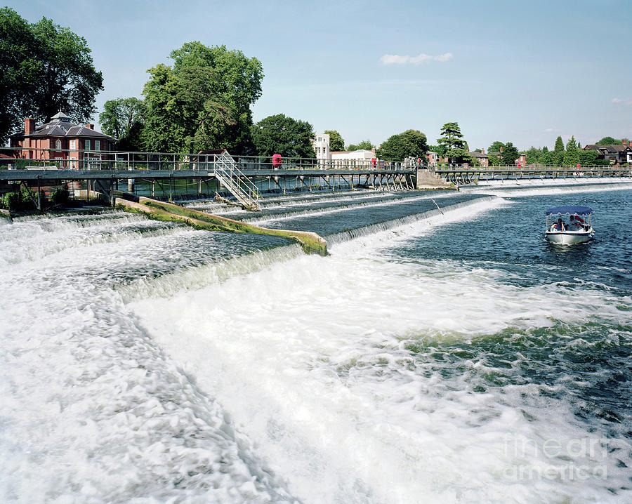 Marlow Weir Photograph by Michael Marten/science Photo Library