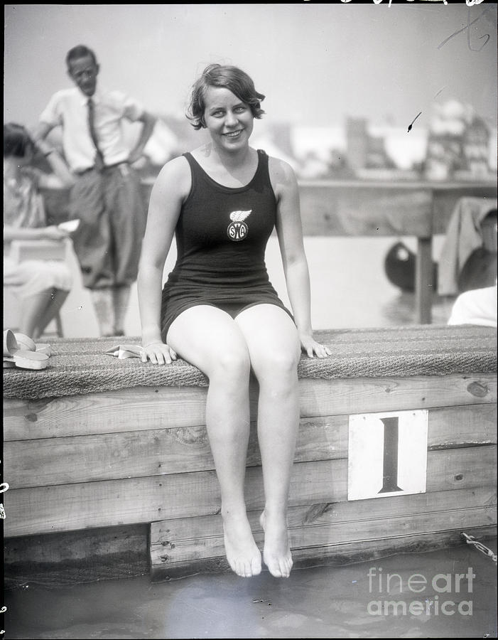 Martha Norelius At Edge Of Pool Photograph by Bettmann