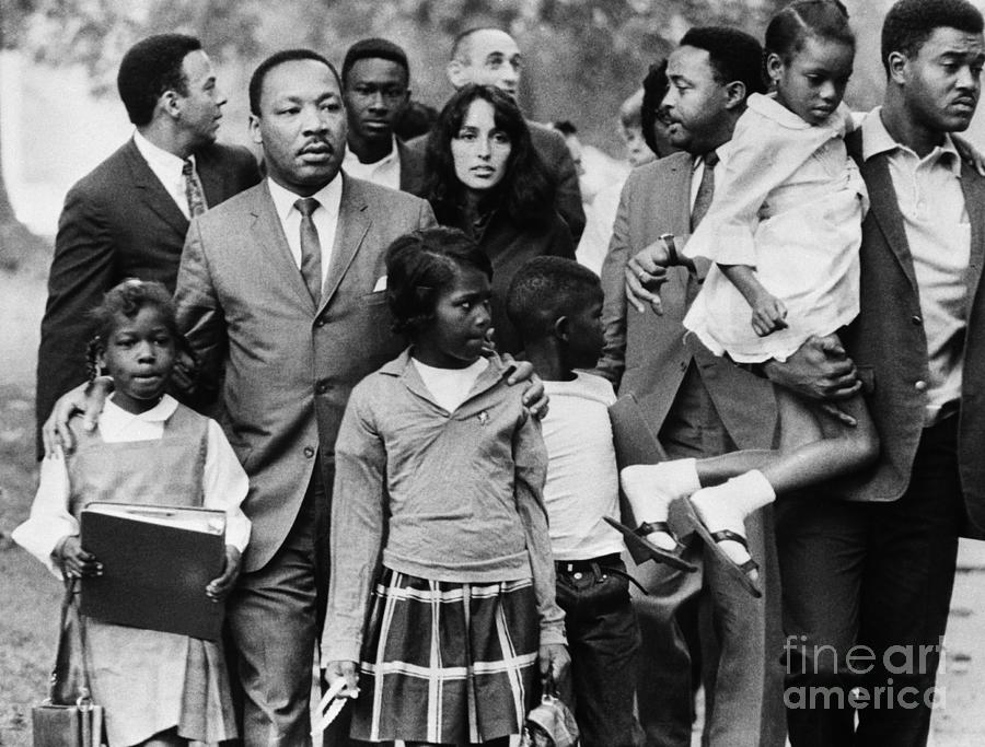 Martin Luther King Escorting Children Photograph by Bettmann