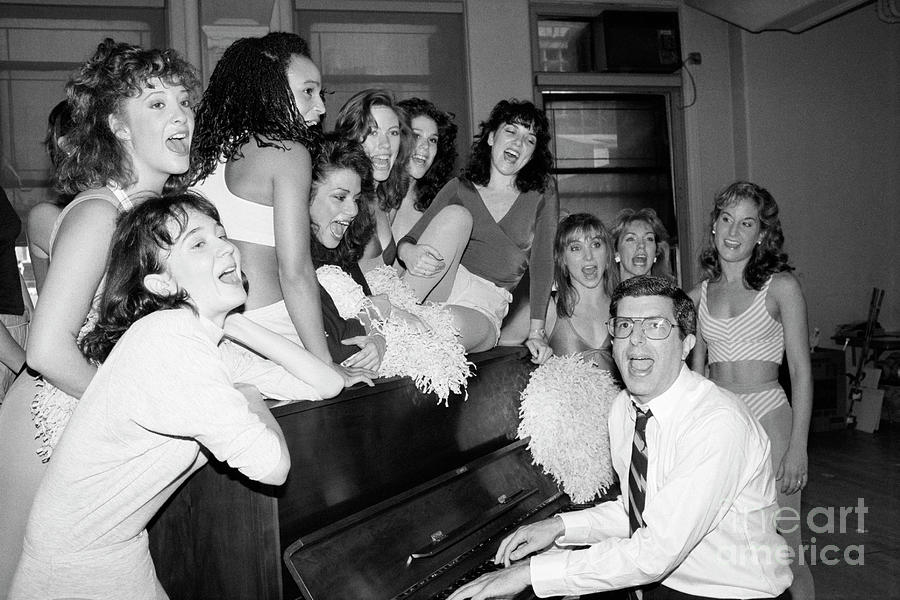 Marvin Hamlisch Singing With Actresses Photograph by Bettmann