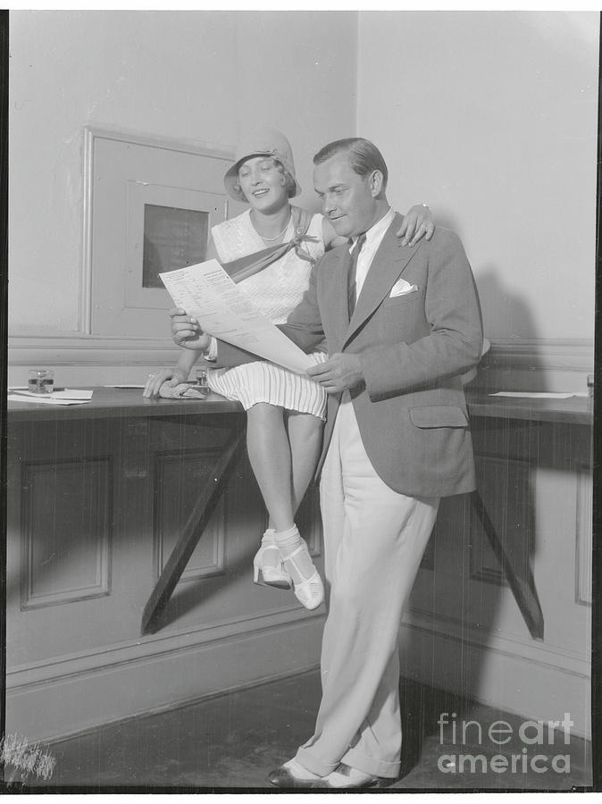 Mary Eaton And Millard Webb Filing Photograph by Bettmann