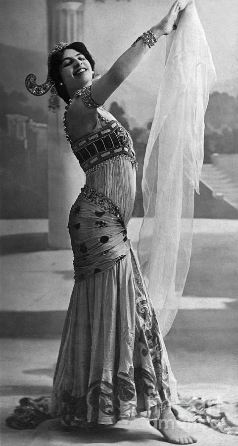 Mata Hari Photograph by Bettmann