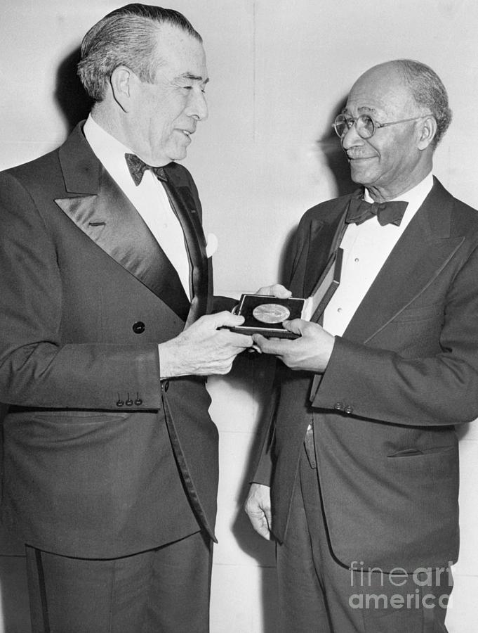 Matt Henson Receiving Gold Medal Photograph by Bettmann