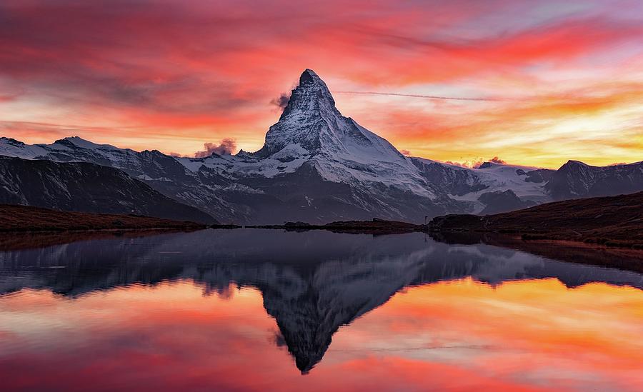 Nature Digital Art - Matterhorn Reflection On Lake by Gianni Krattli