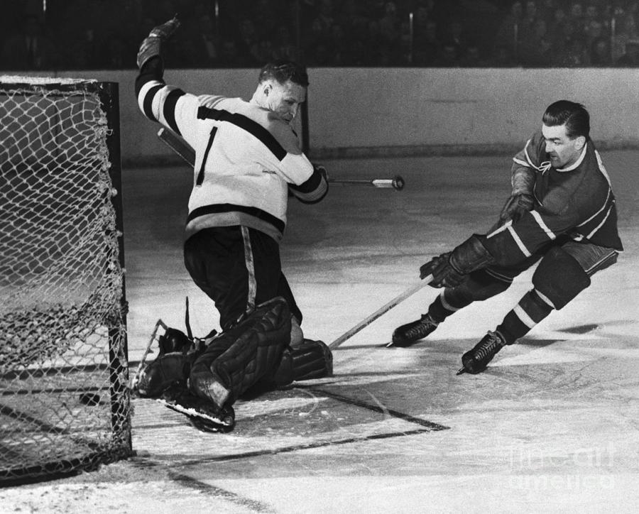 Maurice Richard Scoring In Hockey Game Photograph by Bettmann