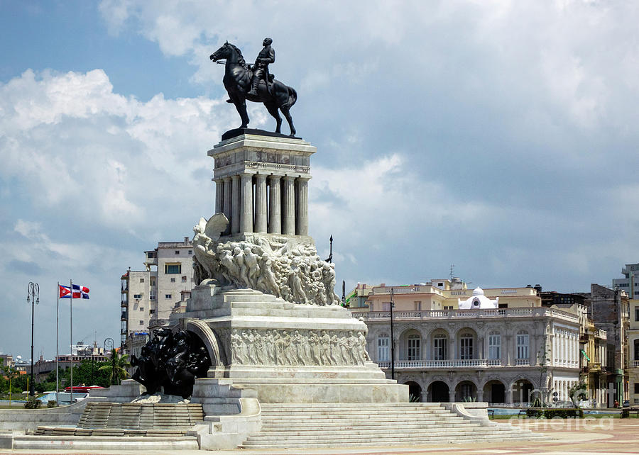 CUBA, Máximo Gómez Statue, authentic Havana - FREE SHIPPING