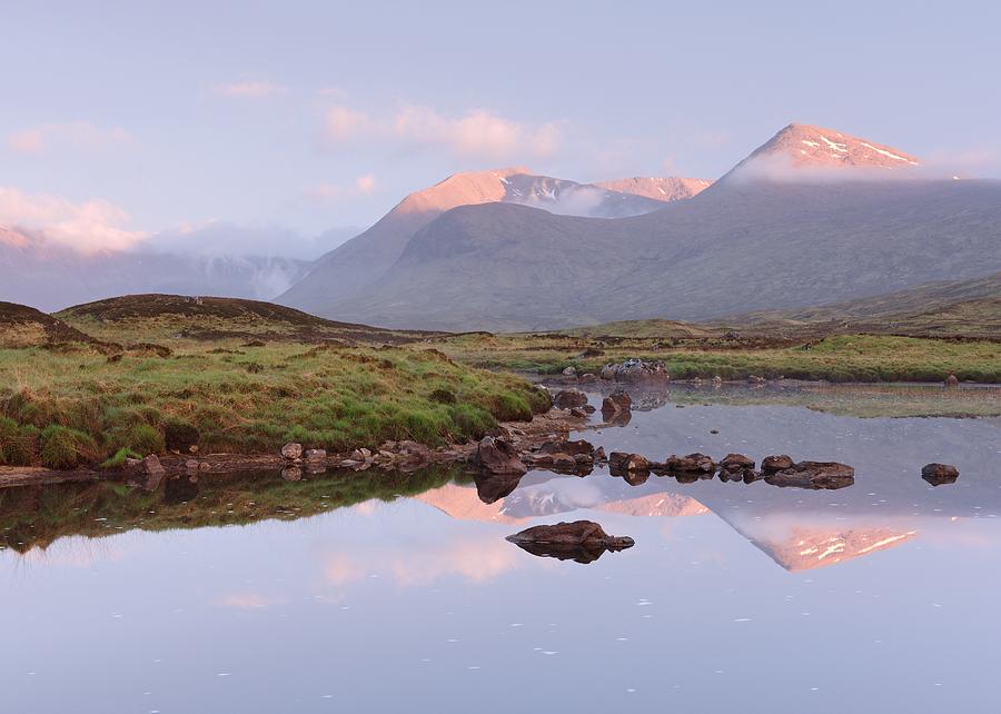 Mountain Photograph - Meall aBhuiridh Sunrise by Stephen Taylor
