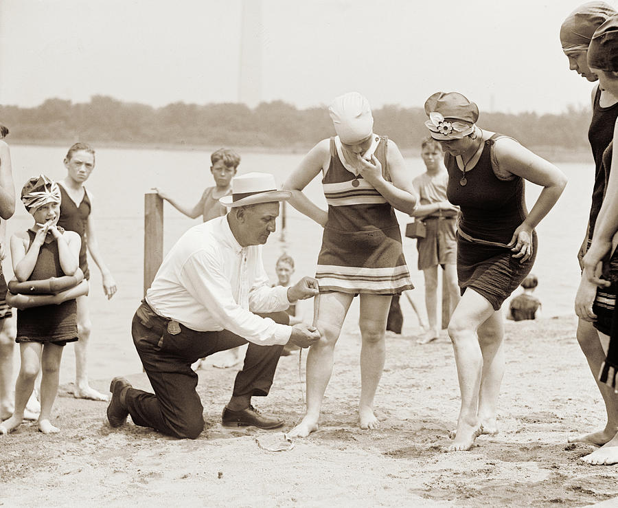 Measuring Swimsuits, 1920s Photograph by Graphicaartis