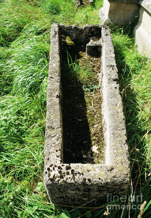 Medieval Stone Coffin Photograph by John Howard/science Photo Library ...