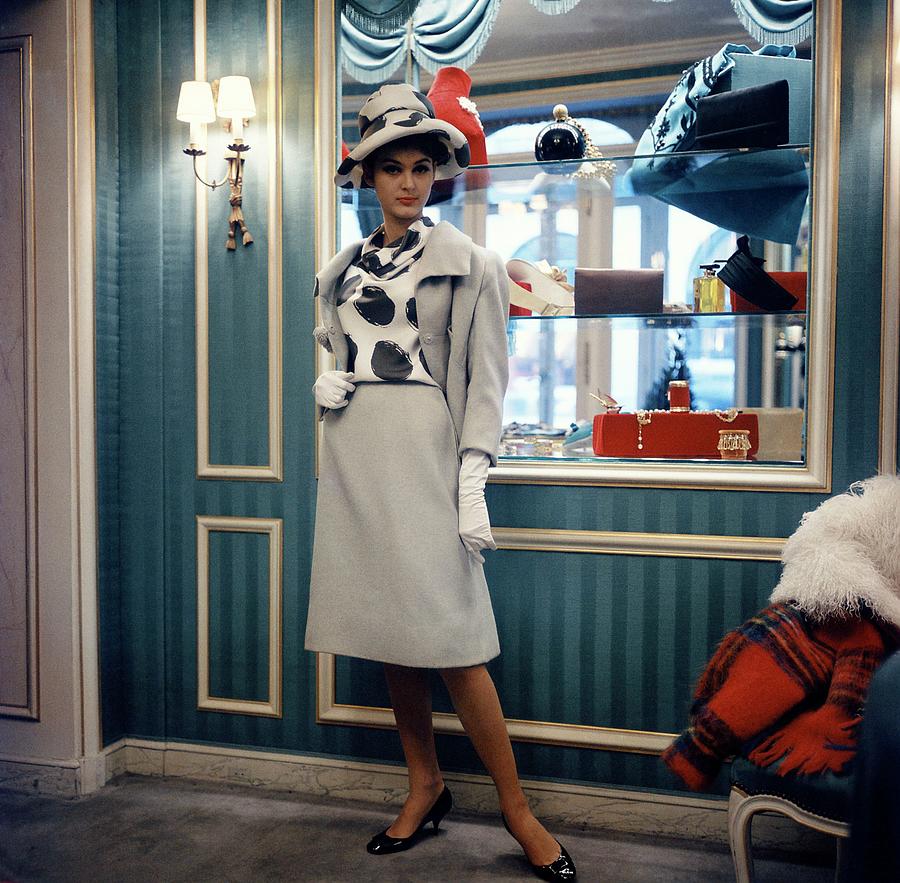 Melba Model By Lanvin-castillo In 1962 Photograph by Keystone-france