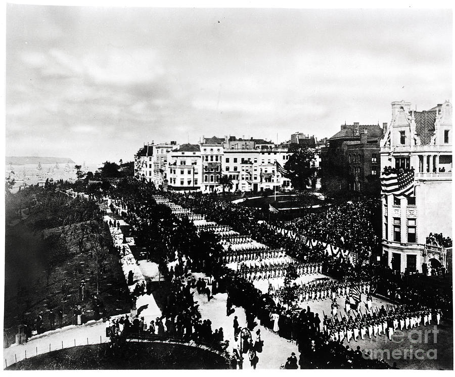 Memorial Day Parade, 1880 Photograph by Bettmann