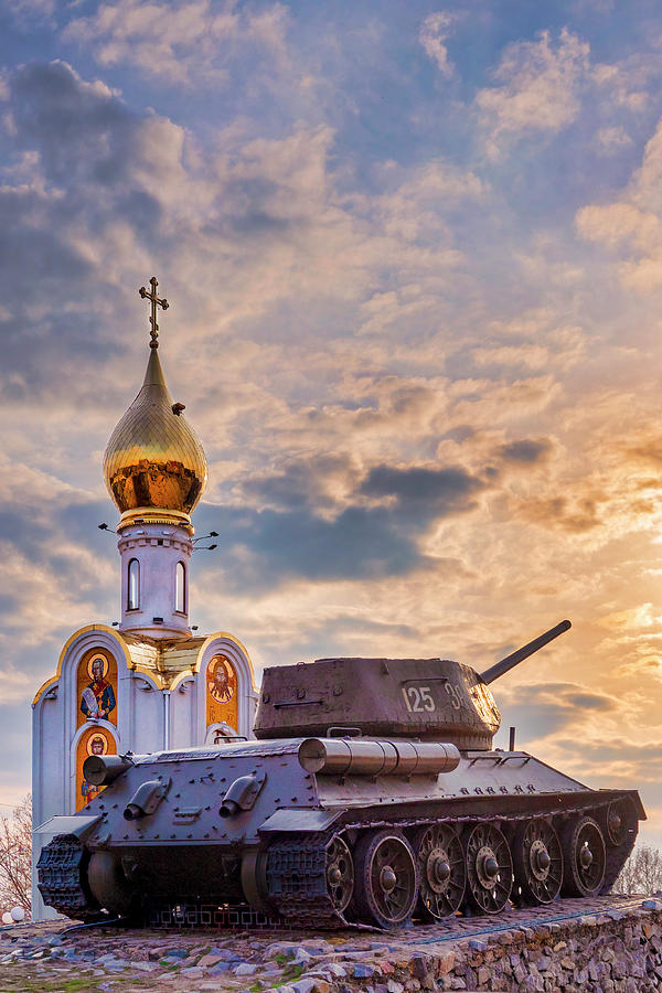 Memorial of Glory at sunset by Fabrizio Troiani Memorial of Glory at sunset by Fabrizio Troiani