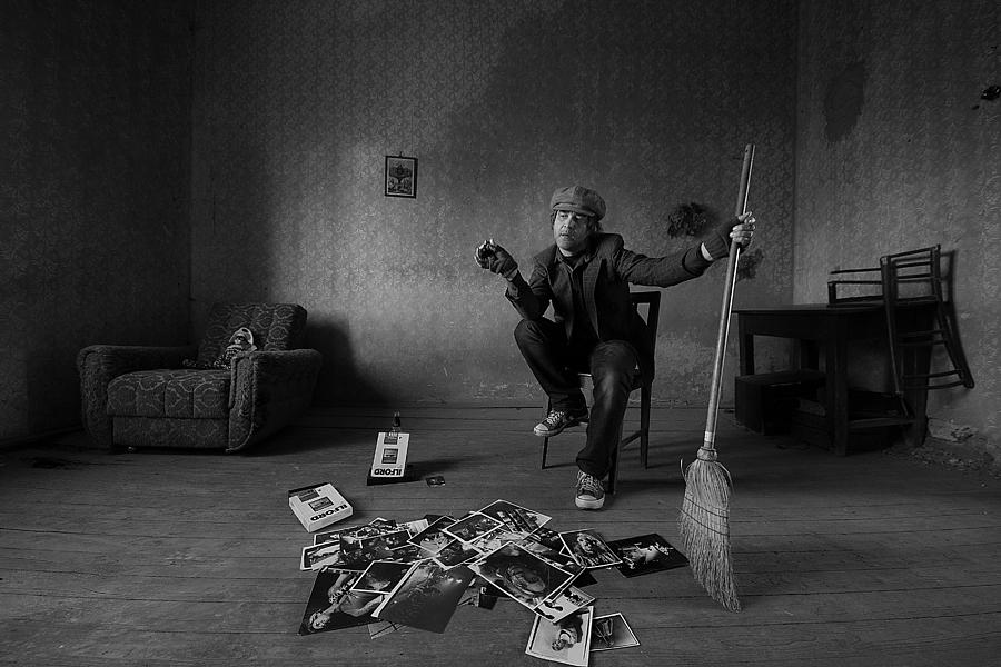 Memories Wont Go Away Photograph by Mario Grobenski - Psychodaddy