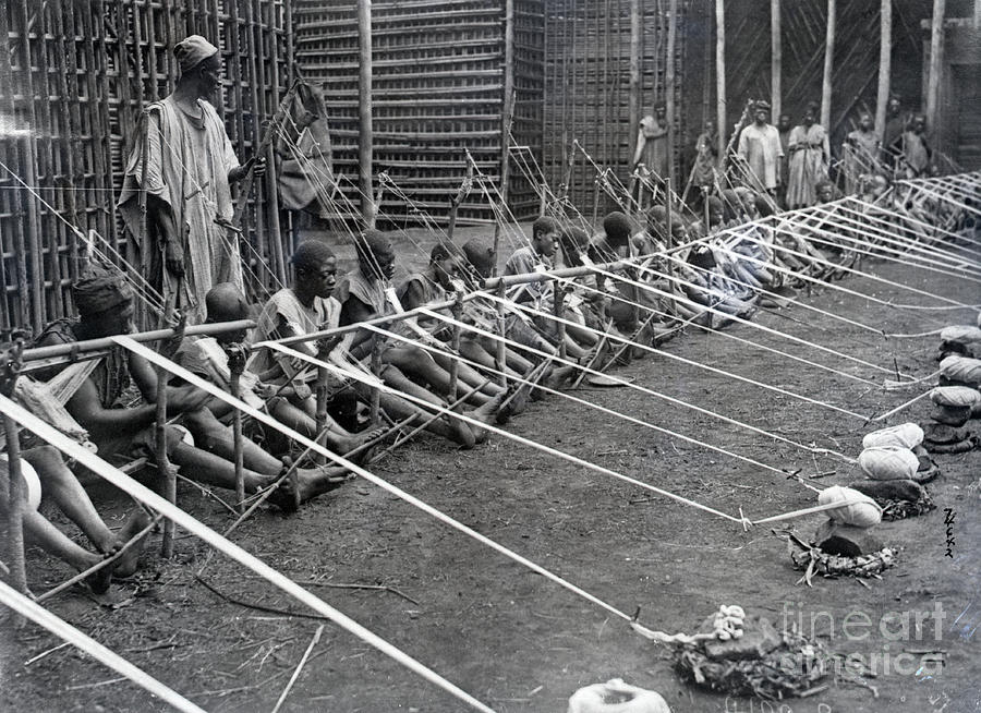 Men Weaving Using Handlooms Photograph by Bettmann