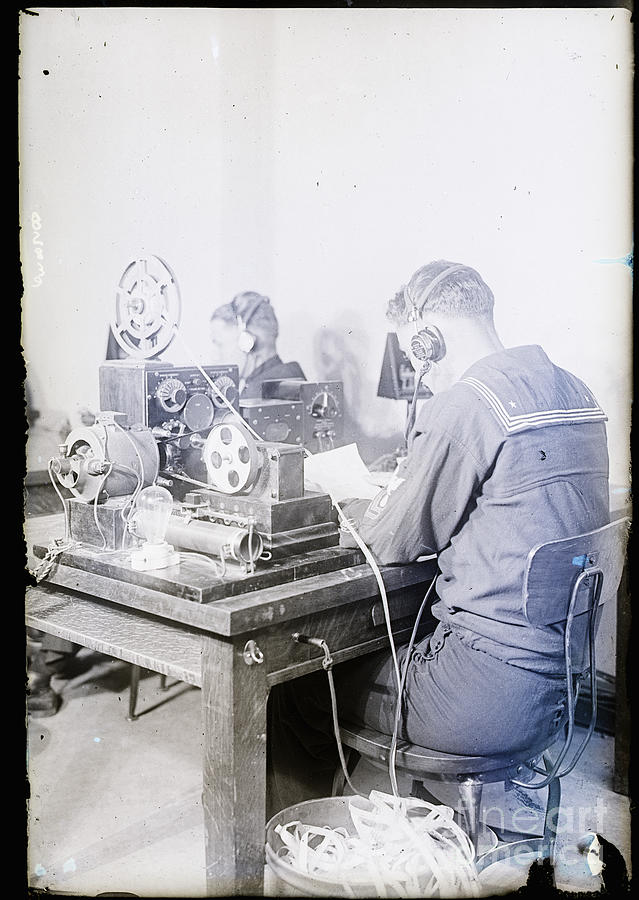 Men Working At Radio Transmitter Photograph by Bettmann