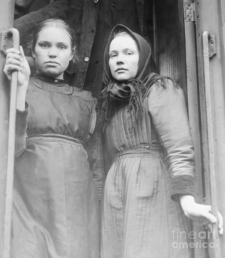 Mennonite Women Moving To Mexico Photograph by Bettmann