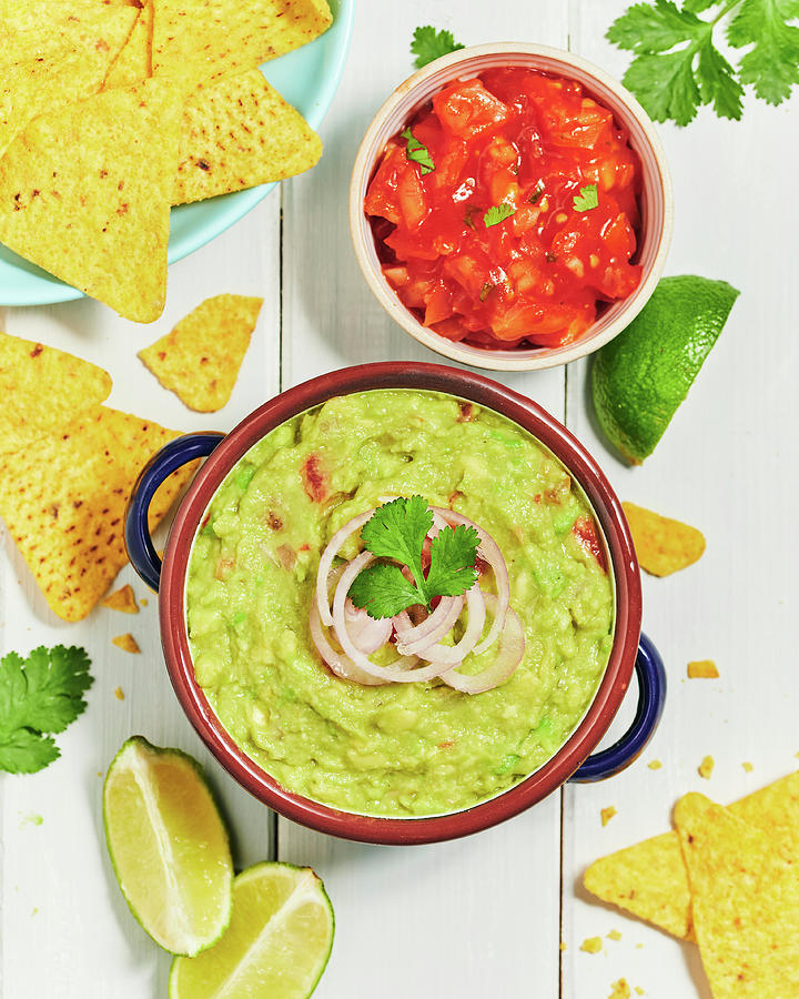 Mexican Guacamole With Salsa And Corn Chips Photograph by Kurt Rebry