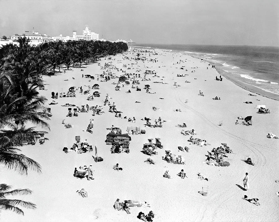 Miami Beach 1940 Photograph by Keystone-france
