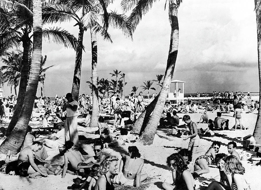 Miami Beach In The United States In 1948 Photograph by Keystone-france