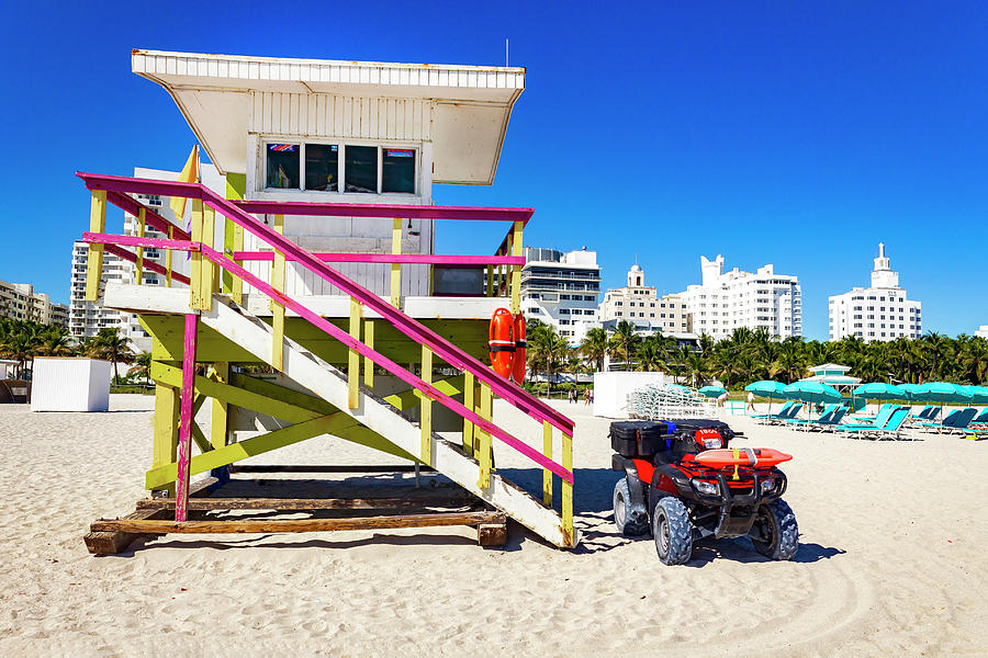 Miami Beach Lifeguard House 4305 Photograph by Carlos Diaz