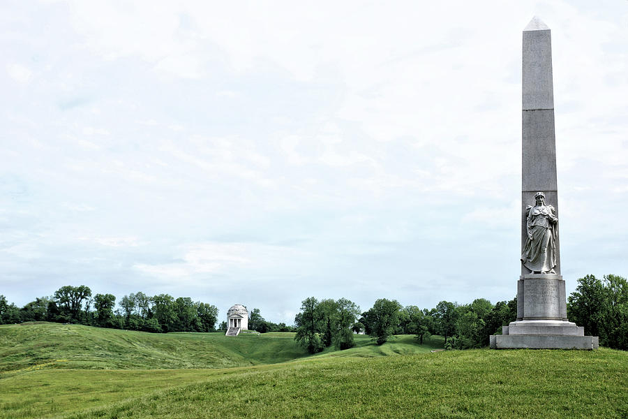 Michigan And Illinois Monuments At The Vicksburg National Military Park ...