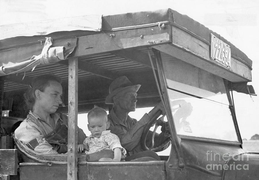 Migrant Family In Automobile Photograph by Bettmann