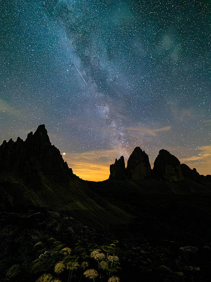 Nature Photograph - Milky Way Above Tr Cime Di Lavaredo by Henk Goossens