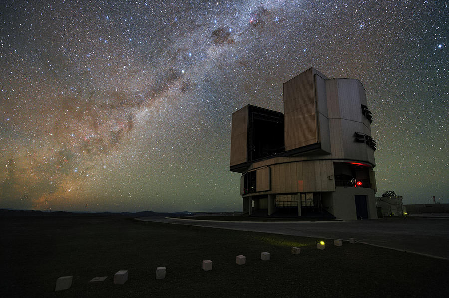 Milky Way illuminating the VLT platform Photograph by New Digital ...