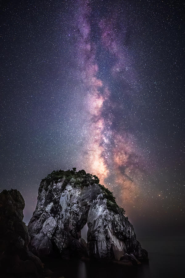 Milkyway On The Rock Photograph by Hiroaki Ikeshita