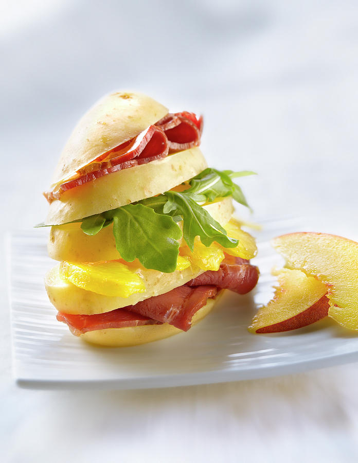 Mille Feuille De Pomme De Terre Au Magret Peche Et Roquette Potato Duck Magret Peach And Rocket