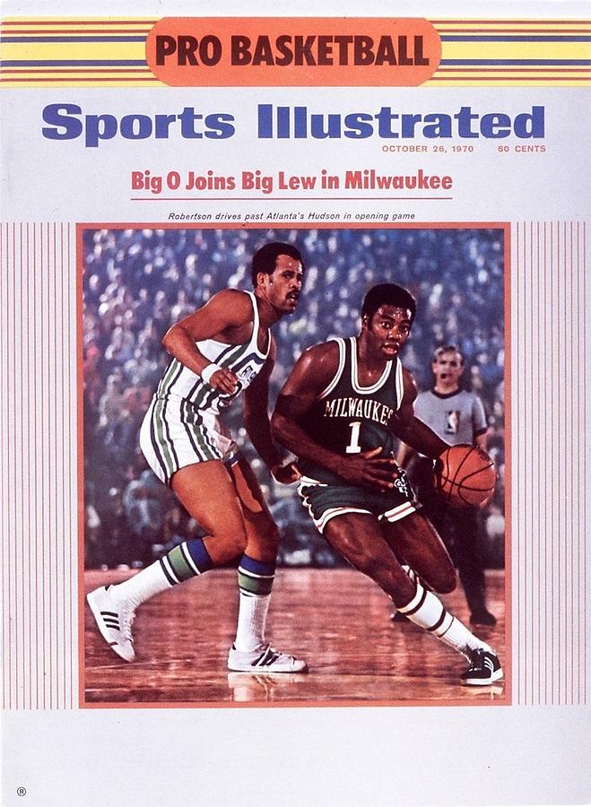 Milwaukee Bucks Oscar Robertson... Sports Illustrated Cover Photograph by Sports Illustrated