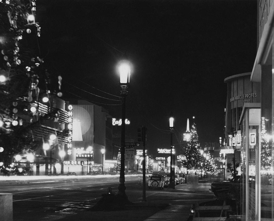 Miracle Mile Photograph by American Stock Archive