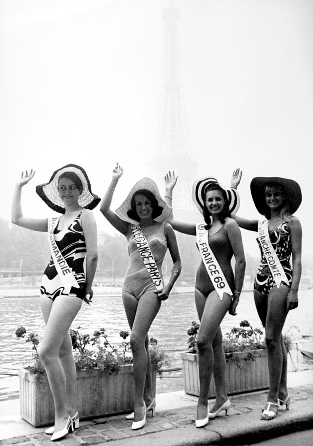 Miss France 1969 Giving The Go-ahead Photograph by Keystone-france