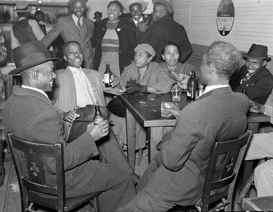Mississippa Juke Joint, 1939 Photograph by Science Source