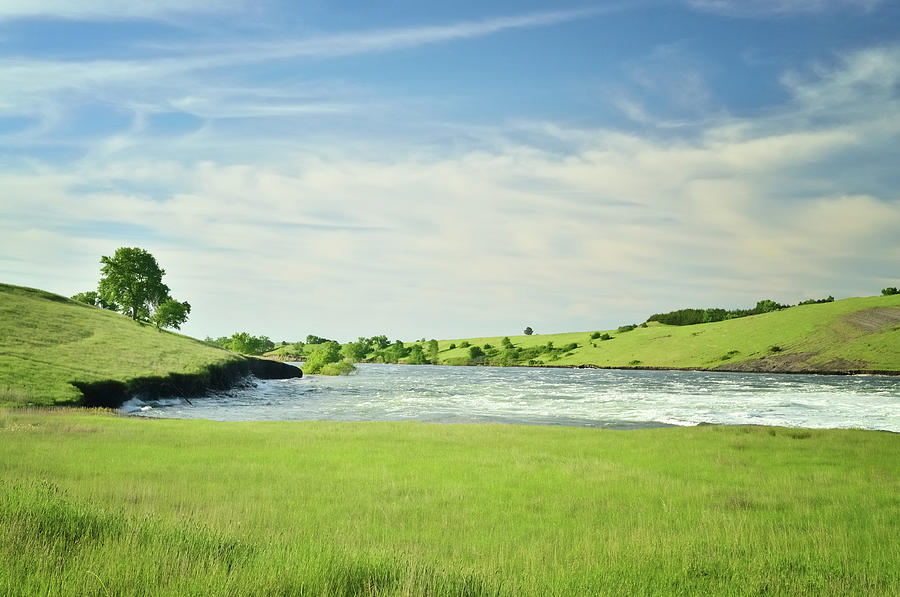 Missouri River Flowing Towards Pierre Photograph by Joesboy