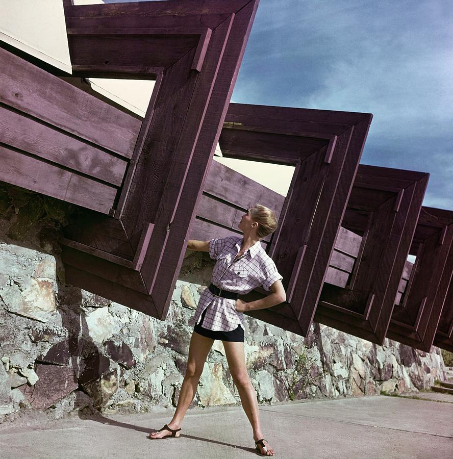 Model At Taliesin West Photograph by Serge Balkin