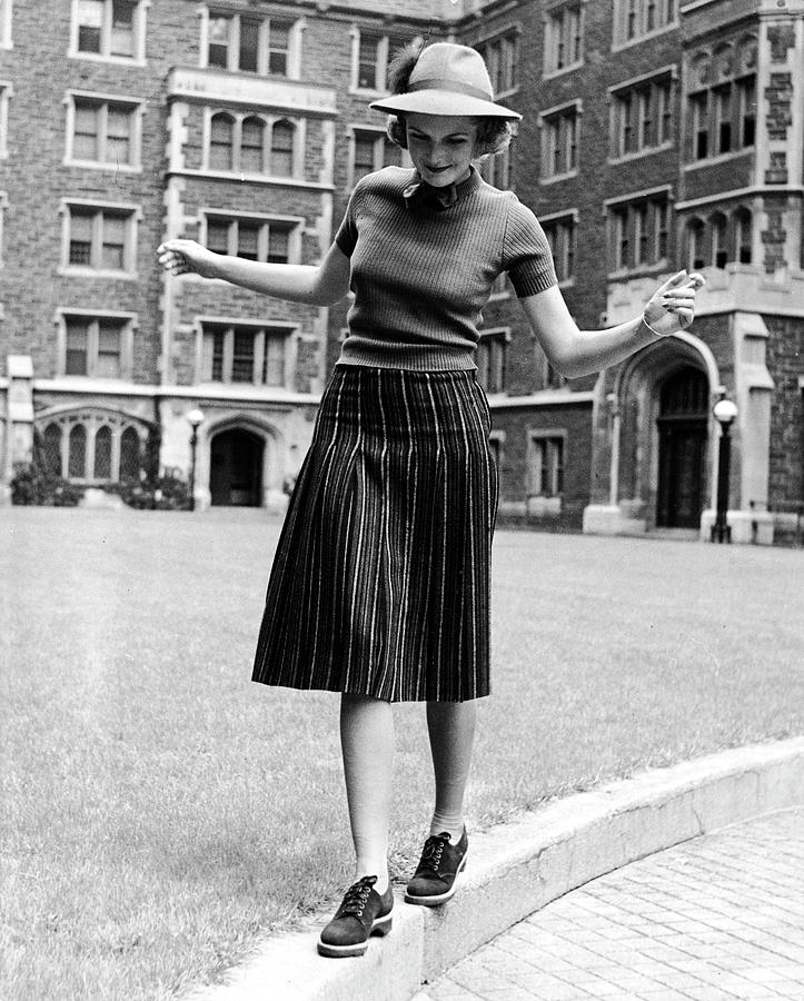 Model In Hat Photograph by Alfred Eisenstaedt