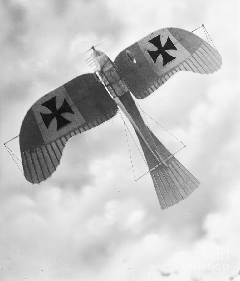 Model Of A German Rumpler Taube Aircraft Photograph by Bettmann