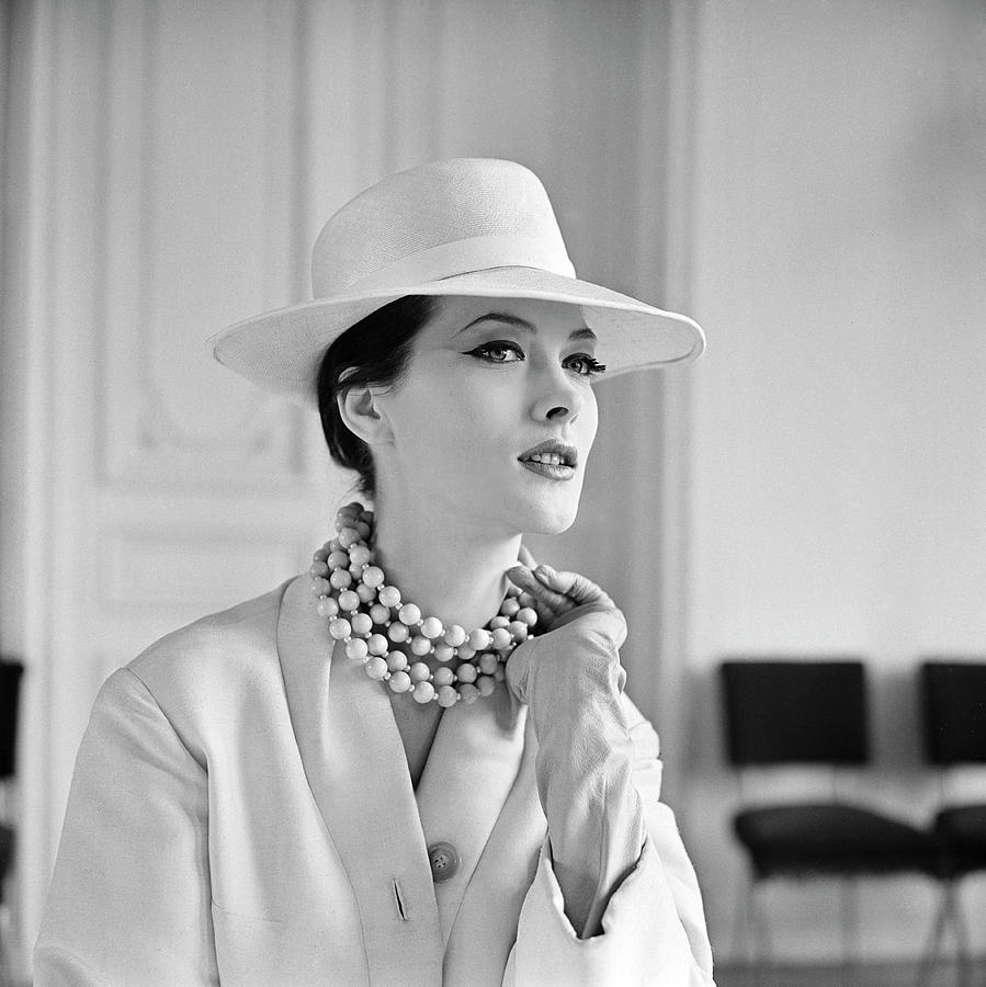 Modèle Madeleine De Rauch Photograph by Keystone-france