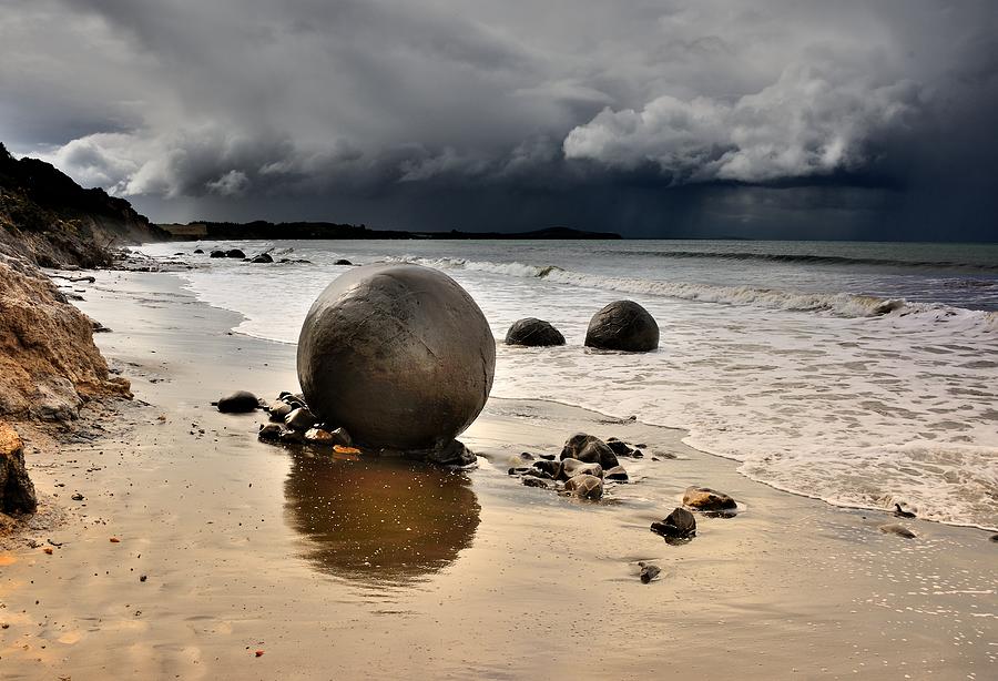 Ball Photograph - Moeraki Round Boulders by Yair Tzur