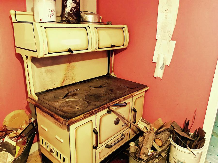 Moms Old Stove Photograph by Brian Sereda